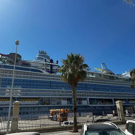 Tres Carabelas Con Wifi Y Netflix Cadiz