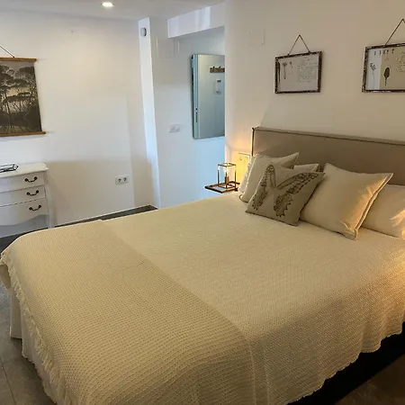 Tres Carabelas Con Wifi Y Netflix Cádis